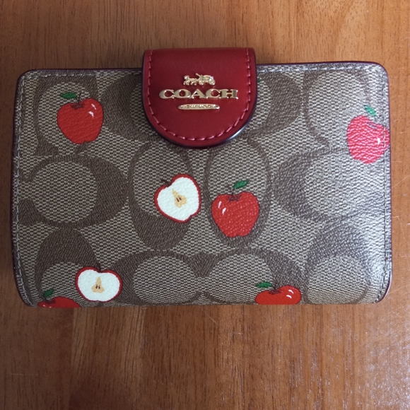 Coach Signature Medium Corner Zip Wallet Apple